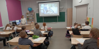 "Протяни руку братьям нашим меньшим" – экологический урок, посвящённый Всемирному дню домашних животных, для 2а класса средней школы им. А.Н. Радищева провела Чижикова А.Ю., заведующая Любанской сельской библиотекой. - Межпоселенческая ЦБС