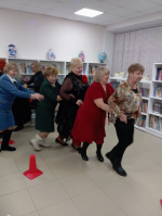 "Как у наших у ворот добрый Старый Новый год!" — развлекательно-игровую программу для участников клуба "Мы у самовара" и ансамбля русской песни "Зарянка" подготовили и провели заведующая Фёдоровской поселковой библиотекой Абрамова Е. В. и библиотекарь Ковалева И. М.
