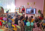 «День памяти» - патриотическую беседу ко Дню солидарности в борьбе с терроризмом для воспитанников подготовительной и старшей групп детского сада №17 п. Любань провела заведующая Любанской сельской библиотекой А.Ю. Чижикова.