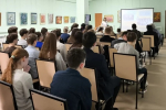 «Оборванная песня» - патриотическую встречу, посвящённую 120-летию со дня рождения Мусы Джалиля, для Совета ветеранов г. Любань, учащихся старших классов Сельцовской средней школы имени Е.М. Мелашенко провела Светлана Волкова, заведующая Любанской библиотекой семейного чтения.