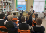 «Чернобыль - катастрофа века» - особенный урок памяти, посвящённый 40-летию аварии на Чернобыльской АЭС, прошёл для учеников 5б класса МБОУ «Инженерная школа г. Тосно» в Тосненской центральной районной детской библиотеке.