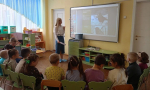 «Пернатые друзья» - познавательно-экологический час, посвящённый Всемирному дню перелётных птиц, для дошкольников провела Ксения Ипполитова, библиотекарь Форносовской поселковой библиотеки.