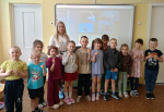 «Пернатые друзья» - познавательно-экологический час, посвящённый Всемирному дню перелётных птиц, для дошкольников провела Ксения Ипполитова, библиотекарь Форносовской поселковой библиотеки.