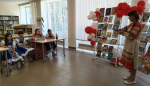 «Страна детского фольклора» – познавательную игровую программу для детей провела Марина Орлова, заведующая Тосненской сельской библиотекой.